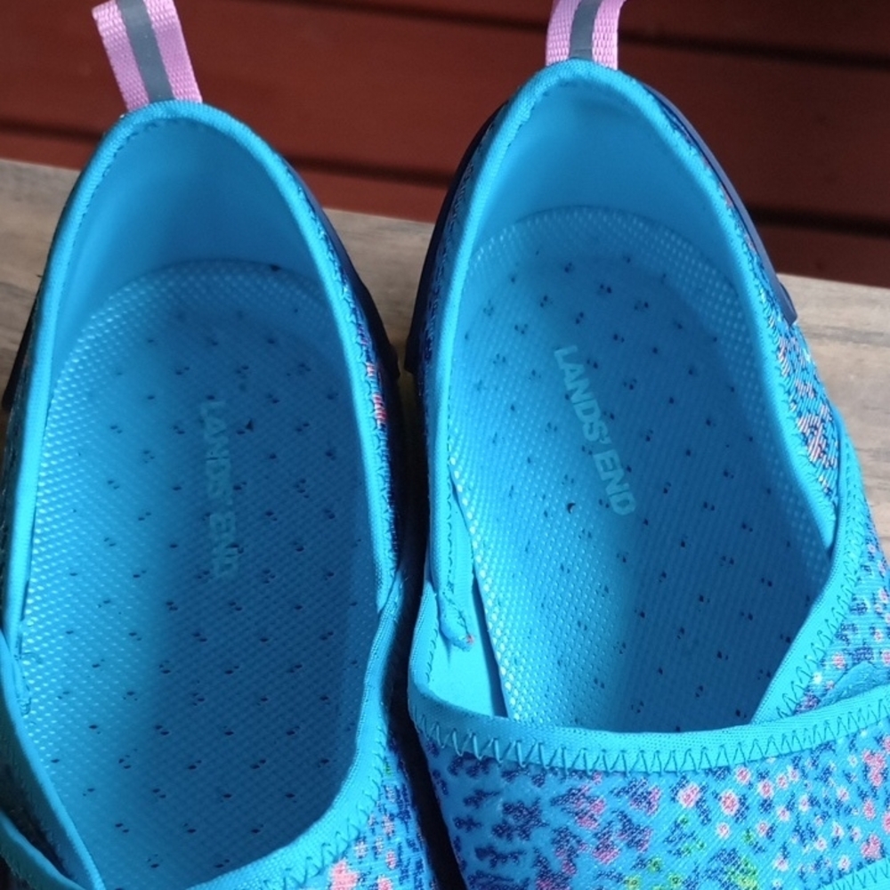 Lands' End‎ Blue Sneakers with Textured Strap - Picture 5 of 10